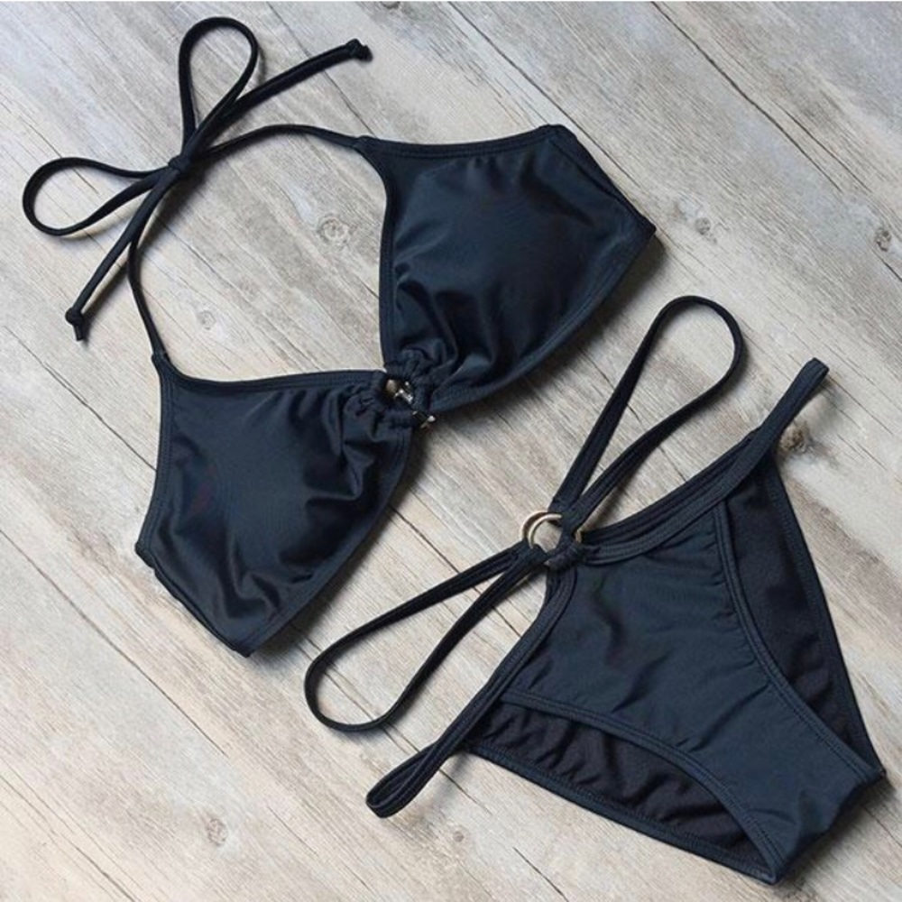 Black bikini